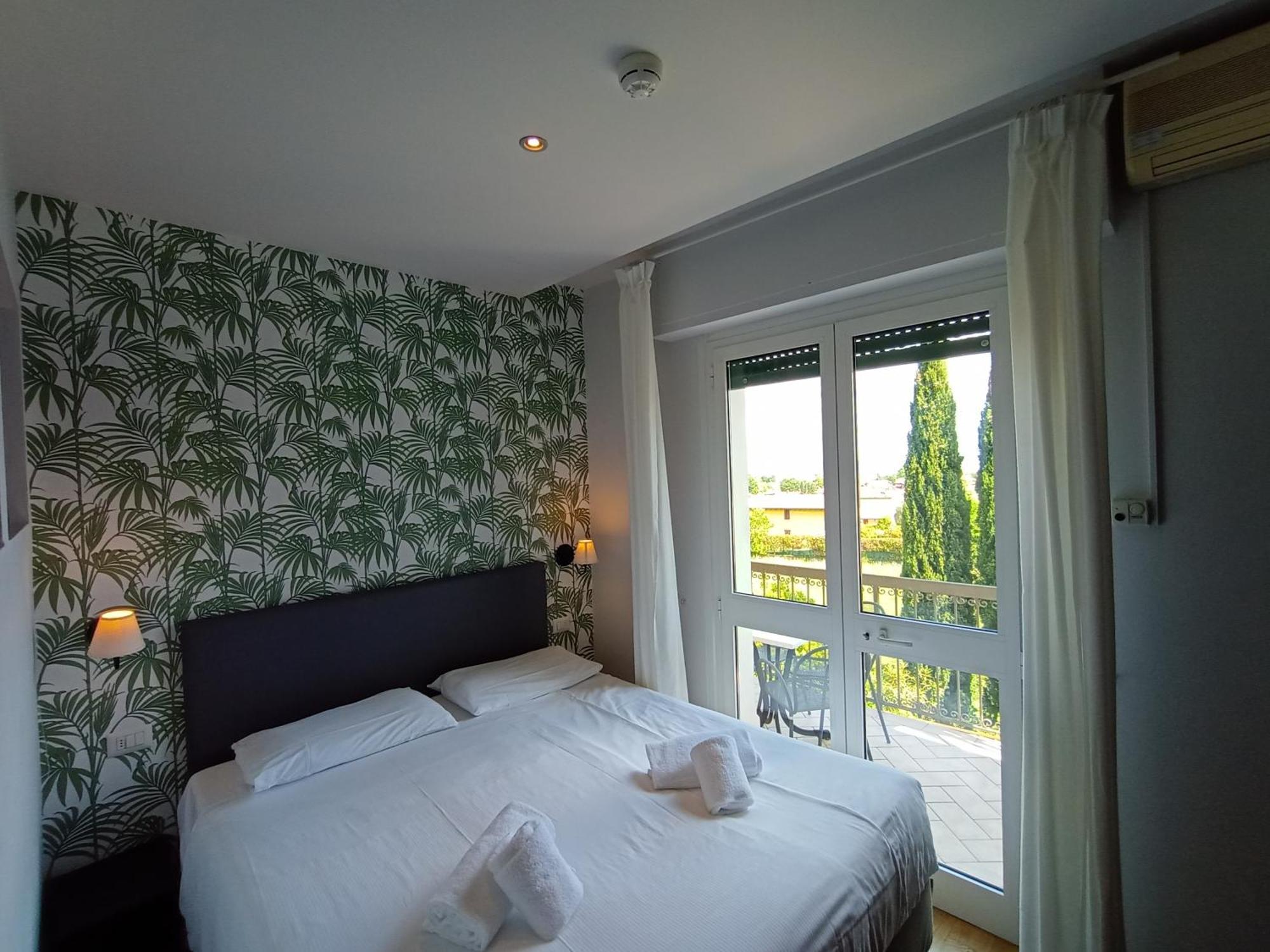 Park Residence Il Gabbiano Moniga del Garda Екстериор снимка