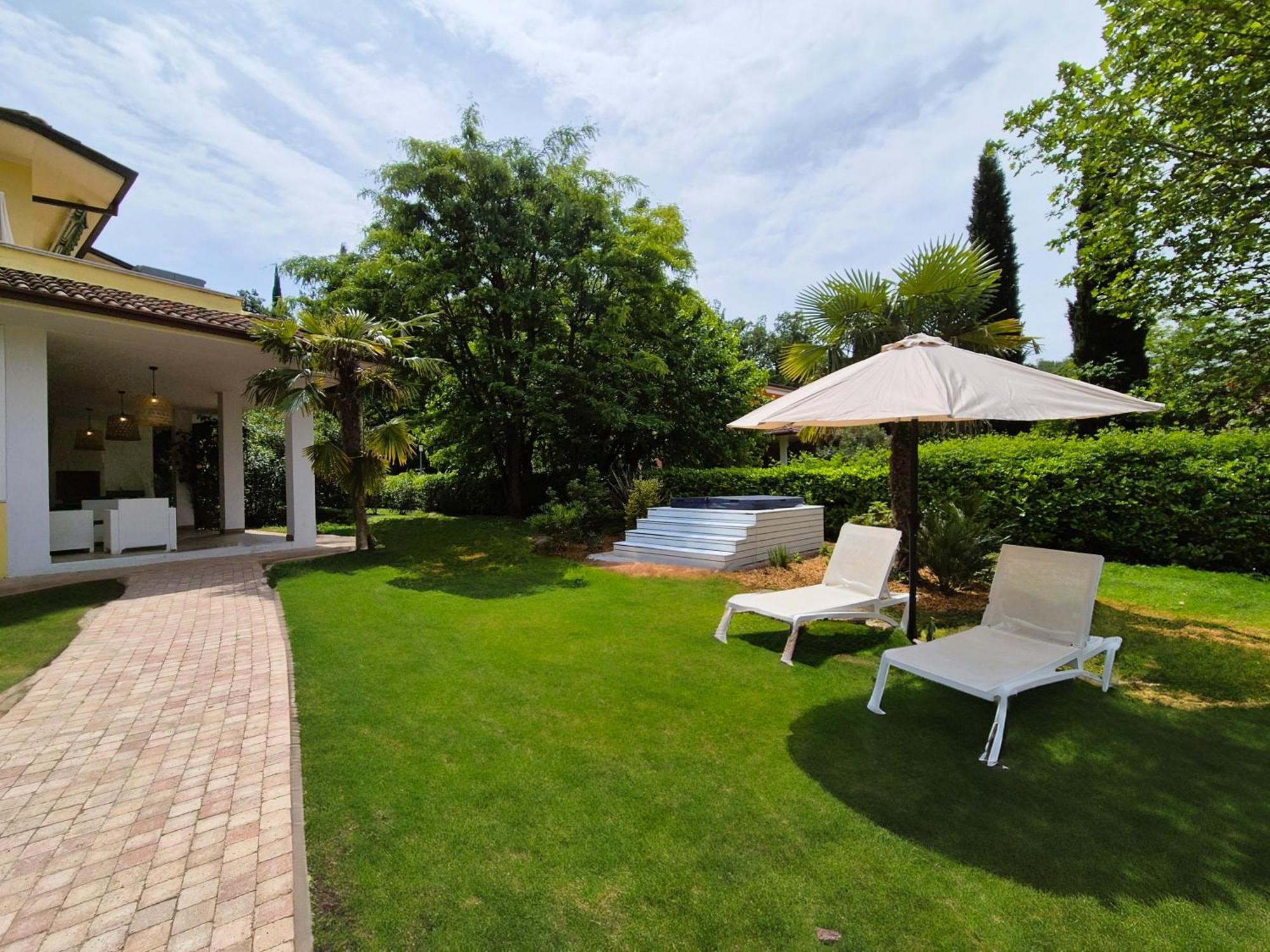 Park Residence Il Gabbiano Moniga del Garda Екстериор снимка